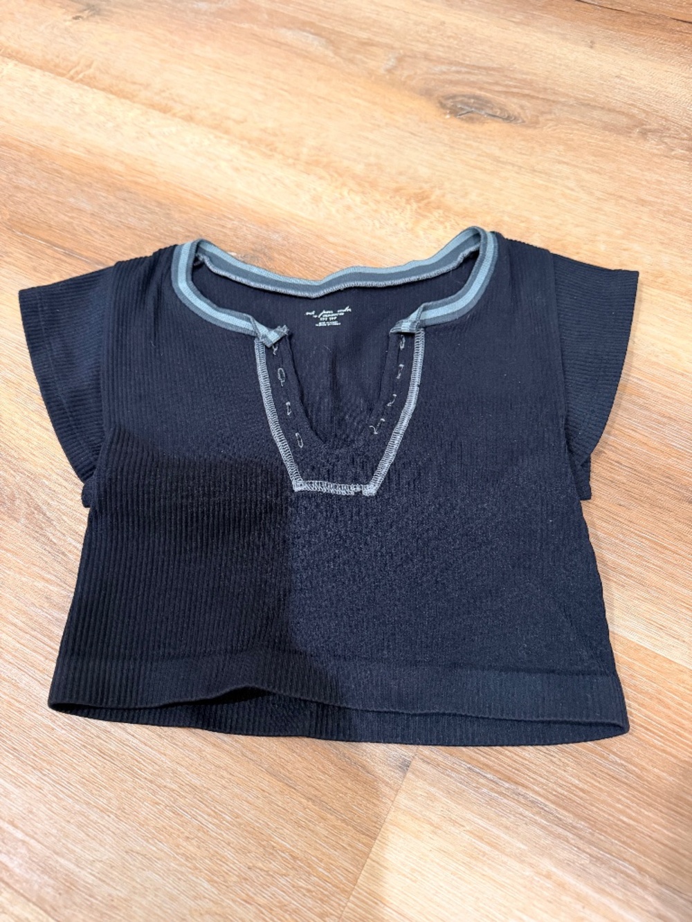 Urban Outfitters Out From Under Go For Seamless Crop Top-Navy XS/S
